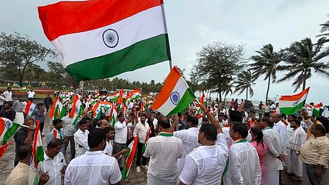  ತ್ರಾಸಿಯಲ್ಲಿ ತಿರಂಗಾ ಯಾತ್ರೆ ನಡೆಯಿತು. ಪ್ರಮುಖರಾದ ಗುರುರಾಜ್ ಗಂಟಿಹೊಳೆ, ಕುತ್ಯಾರು ನವೀನ್ ಕುಮಾರ್ ಶೆಟ್ಟಿ, ಶ್ರೀಕಾಂತ್ ನಾಯಕ್, ಕಾಡೂರು ಸುರೇಶ್ ಶೆಟ್ಟಿ, ಪ್ರಿಯದರ್ಶಿನಿ ದೇವಾಡಿಗ, ವಿಜಯ ಕೊಡವೂರು, ಪೃಥ್ವಿರಾಜ್ ಶೆಟ್ಟಿ ಬಿಲ್ಲಾಡಿ, ಅನಿತಾ ಆರ್.ಕೆ. ಮತ್ತಿತರರಿದ್ದರು.