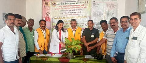 ಉಚಿತ ಕಣ್ಣಿನ ತಪಾಸಣೆ ಕಾರ್ಯಕ್ರಮವನ್ನು ಗಣ್ಯರು ಉದ್ಘಾಟಿಸಿದರು. ಡಾ.ಚೈತ್ರಾ, ಜಿ.ಎಸ್. ಮನೋಹರ್, ನಾಗೇಶ್ ಸೇರಿದಂತೆ ಇತರರು ಇದ್ದರು.