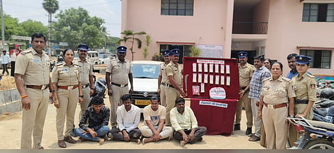 Arrested for extorting Rs 15 lakh on the pretext of buying a car