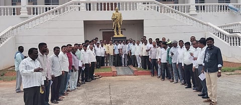 Cooperate in the construction of the Ambedkar statue.