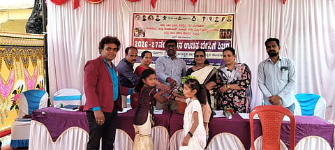 ಬಳ್ಳಾರಿಯ ಪಾರ್ವತಿ ನಗರದ ಸ.ಹಿ.ಪ್ರಾ ಶಾಲೆಯಲ್ಲಿ  ಆಯೋಜಿಸಿದ್ದ ಬೇಸಿಗೆ ಶಿಬಿರದ ಸಮಾರೋಪ ಕಾರ್ಯಕ್ರಮವನ್ನು ಜಿಲ್ಲಾ ನಿರೂಪಣಾಧಿಕಾರಿ ಸಿ.ಸವಿತಾ ಉದ್ಘಾಟಿಸಿದರು. ಮಹಿಳಾ ಮತ್ತು ಮಕ್ಕಳ ಅಭಿವೃದ್ಧಿ ಅಧಿಕಾರಿ ಎಳೆನಾಗಪ್ಪ, ಶಾಲಾ ಶಿಕ್ಷಣ ಇಲಾಖೆಯ ಕೋಟ್ರೇಶ್, ಜಿಲ್ಲಾ ಮಕ್ಕಳ ಕಲ್ಯಾಣ ಸಮಿತಿಯ ಸದಸ್ಯರಾದ ವೆಂಕಟೇಶ್, ಎಫ್.ಗೌಸೀಯ, ಜಿಲ್ಲಾ ವ್ಯವಸ್ಥಾಪಕ ಕೆ.ಜಗನ್ನಾಥ ಇದ್ದರು.