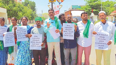 ಸಾಲ ಮನ್ನಾ ಮಾಡಿ, ಹೊಸ ಸಾಲ ವಿತರಿಸಿ new loans