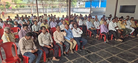 ಕೊಪ್ಪಳದ ಮಹಾಂತಯ್ಯನಮಠ ಕಲ್ಯಾಣ ಮಂಟಪದಲ್ಲಿ ಶುಕ್ರವಾರ ನಡೆದ ಕೊಪ್ಪಳ-&ಭಾಗ್ಯನಗರ ಬಂದ್​ ಪೂರ್ವಭಾವಿ ಸಭೆಯಲಿ ನೂರಾರು ನೂರಾರು ಮುಖಂಡರು, ಸಾಹಿತಿಗಳು ಹಾಗೂ ಪರಿಸರ ಪ್ರೇಮಿಗಳು ಪಾಲ್ಗೊಂಡಿದ್ದರು.