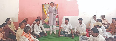 ಚಂದಾಪುರದಲ್ಲಿ ಹಮ್ಮಿಕೊಂಡಿದ್ದ ಸಭೆಯಲ್ಲಿ ಕೋಲಿ ಸಮಾಜದ ರಾಜ ಸಂಟನಾ ಕಾರ್ಯದರ್ಶಿ ಲಕ್ಷ$್ಮಣ ಅವಂಟಿ ಮಾತನಾಡಿದರು. ಅನೀಲಕುಮಾರ ಜಮಾದಾರ, ಗುಂಡಪ್ಪ ಔರಾದಿ, ಕೃಷ್ಣ ದಯಾಳ, ಸುರೇಶ ಭಂಟಾ ಇತರರಿದ್ದರು.