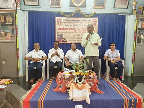 ಗದಗ ನಗರದ ಬಸಯೋಗ ಮಂದಿರದಲ್ಲಿ ನಡೆದ ಕಾರ್ಯಕ್ರಮದಲ್ಲಿ ಡಾ. ಉಮೇಶ ಪುರದ ಮಾತನಾಡಿದರು. ಸುನಂದಾ ಜ್ಯಾನೋಪಂತರ, ಎಂ.ವಿ. ಐಹೋಳ್ಳಿ, ಜಿ. ಪಿ. ಕಟ್ಟಿಮನಿ, ಗಗನದೀಪ ಬಾರಕೇರ, ವಿ. ಎಂ. ಮುಂದಿನಮನಿ, ಕೆ. ಎಸ್​. ಪಲ್ಲೆದ, ಎಸ್​. ಎಂ. ಬುರಡಿ ಇತರರು ಇದ್ದರು.
