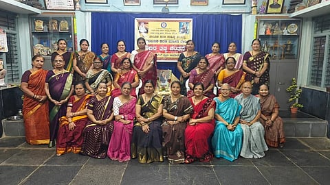  ಗದಗ ನಗರದ ಬಸವ ಸಭಾ ಭವನದಲ್ಲಿ ಅಕ್ಕಮಹಾದೇವಿ ಜಯಂತಿ ಜರುಗಿತು. ಎಸ್​.ಆರ್​. ಹನುಮಗೌಡರ , ಜಯಶ್ರೀ  ವಸ್ತ್ರದ, ಸುಶಿಲಾ ಕೋಟಿ, ಸಂದ್ಯಾ ಕೋಟಿ, ಮೀನಾ ಕೊರವನ್ನವರ, ಕಸ್ತೂರಿ ಮುಂದಿನಮನಿ, ಜಯಶ್ರಿ  ದಾವಣಗೇರಿ, ಕವಿತಾ ಮರಿಗೌಡರ, ಶೋಭಾ ಬಾಂಡಗೆ, ವಿಜಯಾ ಚೆನ್ನಶೆಟ್ಟಿ, ಜ್ಯೋತಿ ಜಾನೋಪಂತರ, ಪ್ರತಿಭಾ ಇನಾಮತಿ, ವಿಜಯಾ ಕುಲಕಣಿರ್, ಅನ್ನರ್ಪೂಣ ಅಸೂಟಿ, ಕಸ್ತೂರಿ ಮರಿಗೌಡರ, ಗೌರಿ ಜೀರಂಕಳಿ ಇತರರು ಇದ್ದರು.  