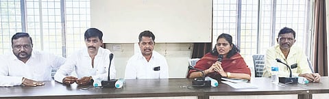 ಕೂಡ್ಲಿಗಿಯಲ್ಲಿ  ತಹಸೀಲ್ದಾರ್ ವಿ.ಕೆ.ನೇತ್ರಾವತಿ ಅಧ್ಯಕ್ಷತೆಯಲ್ಲಿ ಬಸವ ಜಯಂತಿ ಪೂರ್ವಭಾವಿ ಸಭೆ ನಡೆಯಿತು. 