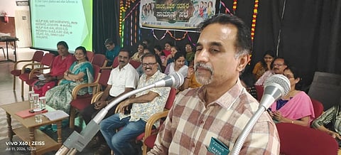 ಮದ್ದೂರು  ತಾಲೂಕಿನ ಶಿವಾರಗುಡ್ಡ ಗ್ರಾಮದ ಜವಾಹರ ನವೋದಯ ವಿದ್ಯಾನಿಲಯದ ಎಂಪಿ ಸಭಾಂಗಣದಲ್ಲಿ ಪಾಲಕರ-ಶಿಕ್ಷಕರ ಸಭೆ (ಪಿಟಿಸಿ)ಯಲ್ಲಿ ಪ್ರಾಂಶುಪಾಲ ವಿ.ಪ್ರಸಾದ್ ಮಾತನಾಡಿದರು. ಎಂ.ಸತ್ಯಲಿಂಗಂ, ಅನುಪಮ, ಸೌಮ್ಯ, ಅಣ್ಣೂರು ಸತೀಶ್,  ಬಸವರಾಜು ವಿ. ಬನ್ನೂರು, ಸುಭಾಷ್‌ಎಲ್. ಚಿನ್ನಕಟ್ಟಿ ಇದ್ದರು.