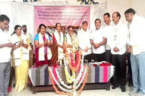 ಮೂಡಿಗೆರೆಯಲ್ಲಿ ಆಯೋಜಿಸಿದ್ದ ಮಹಿಳಾ ದಿನಾಚರಣೆ ಕಾರ್ಯಕ್ರಮವನ್ನು ಮಾಜಿ ಸಚಿವೆ ಮೋಟಮ್ಮ ಉದ್ಘಾಟಿಸಿದರು. 