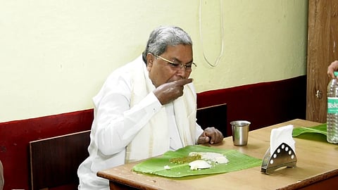 ಮುಖ್ಯಮಂತ್ರಿ ಸಿದ್ದರಾಮಯ್ಯ ಸೋಮವಾರ ಮೈಲಾರಿ ಹೋಟೆಲ್‌ನಲ್ಲಿ ಬೆಳಗಿನ ಉಪಾಹಾರ ಸವಿದರು.