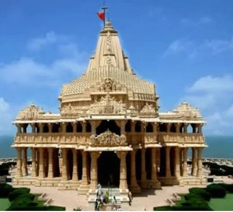 ಗುಜರಾತ್‌ನಲ್ಲಿರುವ  ಸೋಮನಾಥ ಮಂದಿರದ ತದ್ರೂಪ ಮಾದರಿ