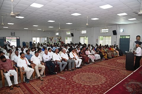 ಮೈಸೂರು ಜಿಲ್ಲಾ ಕಾಂಗ್ರೆಸ್ ಸಮಿತಿಯಿಂದ ಚಾಮುಂಡೇಶ್ವರಿ ಮತ್ತು ಇಲವಾಲ ಬ್ಲಾಕ್‌ನ ಬಿಎಲ್‌ಎ ಗಳಿಗೆ ಎಸ್‌ಐಆರ್ ಮತ ಪರಿಷ್ಕರಣೆ ಸಂಬಂಧ ಕಾರ್ಯಾಗಾರ ಆಯೋಜಿಸಲಾಗಿತ್ತು. ಪೃಥ್ವಿರಾಜ್, ಬಿ.ಜೆ.ವಿಜಯಕುಮಾರ್, ಸತೀಶ್‌ಕುಮಾರ್, ಗುರುಸ್ವಾಮಿ, ಪ್ರೇಮಶಂಕರ್, ಕೂರ್ಗಳ್ಳಿ ಮಹದೇವ್, ಅರುಣ್‌ಕುಮಾರ್ ಇತರರು ಇದ್ದರು.