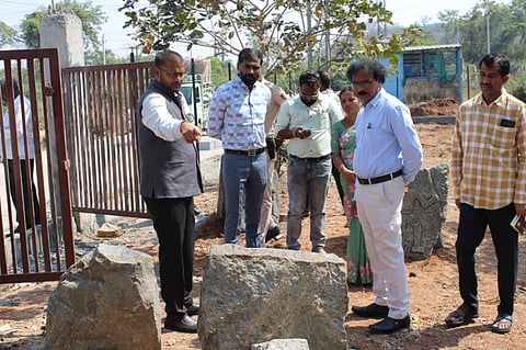 ತಾಲ್ಲೂಕಿನ ಚಿಕ್ಕಸೂಗೂರು ಗ್ರಾಮ ಪಂಚಾಯತಿಯ ವ್ಯಾಪ್ತಿಯ ಇಕೋ ಪಾರ್ಕ್‌ಗೆ ಜಿಪಂ ಸಿಇಓ  ಈಶ್ವರ ಕುಮಾರ ಕಾಂದೂ ಗುರುವಾರ ಭೇಟಿ ನೀಡಿ ಪರಿಶೀಲನೆ ಮಾಡಿದರು. ತಾಪಂ ಇಓ ಚಂದ್ರಶೇಖರ ಪವಾರ್, ಸಹಾಯಕ ನಿರ್ದೇಶಕ ಶಿವಪ್ಪ, ಚಿಕ್ಕಸುಗೂರು ಪಿಡಿಓ ಸರೋಜಮ್ಮ, ನಿರ್ಮಿತ ಕೇಂದ್ರ ಸಹಾಯಕ ಅಭಿಯಂತರ ಸಂತೋಷ ಇದ್ದರು.