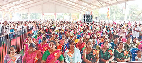ಶನಿವಾರಸಂತೆ ಸಮೀಪದ ಗುಡುಗಳಲೆ ಜಯದೇವ ಜಾನುವಾರುಗಳ ಜಾತ್ರಾ ಮೈದಾನದಲ್ಲಿ ಅಖಿಲ ಭಾರತ ವೀರಶೈವ ಲಿಂಗಾಯತ ಮಹಾಸಭಾ ಕೊಡಗು ಜಿಲ್ಲಾ ಘಟಕ ಹಾಗೂ ಯುವ ಘಟಕದ ಸಂಯುಕ್ತ ಆಶ್ರಯದಲ್ಲಿ ಶನಿವಾರ ಆಯೋಜಿಸಿದ್ದ ಮಹಾತ್ಮರ ಜಯಂತ್ಯುತ್ಸವ