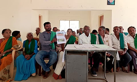 ರಾಮನಗರದ ರೈತ ಭವನದಲ್ಲಿ ಸುದ್ದಿಗೋಷ್ಠಿಯಲ್ಲಿ ಮಾತನಾಡಿದ  ರೈತ ಮುಖಂಡರು. 
