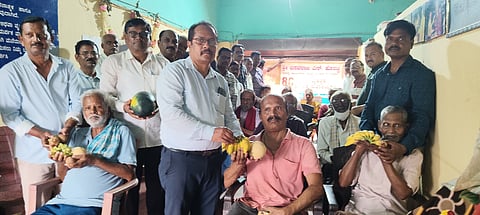 Haveri, Horatti, Birthday, Celebration, At Aged Home, 