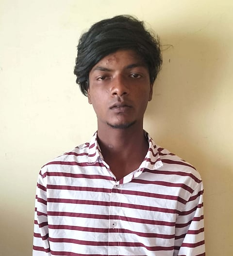 ಚಿತ್ರ ೧೪ ಕೆ.ಎಲ್.ಆರ್. ೦೧ : ಕುಖ್ಯಾತ ರೌಡಿ ಟಿಪಿಕ್ ಭಾವಚಿತ್ರ 