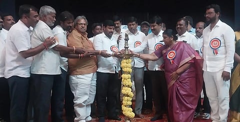 ಭೋವಿ ಸಮುದಾಯ ಶೈಕ್ಷಣಿಕವಾಗಿ ಮುಂದೆ ಬರಲಿ Bhovi community