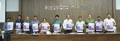 ಬಳ್ಳಾರಿಯ ಡಿಸಿ ಕಚೇರಿ ಸಭಾಂಗಣದಲ್ಲಿ ಎಚ್‌ಐವಿ ಸುರಕ್ಷತಾ ಅಭಿಯಾನದ ಕರಪತ್ರವನ್ನು ಎಡಿಸಿ ಮಹಮ್ಮದ್ ಎನ್.ಜುಬೇರ್ ಬಿಡುಗಡೆಗೊಳಿಸಿದರು. ಡಿಎಚ್‌ಒ ಡಾ.ವೈ.ರಮೇಶಬಾಬು, ಜಿಲ್ಲಾ ಸರ್ಜನ್ ಡಾ.ಎನ್.ಬಸರೆಡ್ಡಿ, ವೈದ್ಯಾಧಿಕಾರಿಗಳಾದ ಡಾ.ವೀರೇಂದ್ರ ಕುಮಾರ್, ಗಿರೀಶ್, ಖುರ್ಷಿದ್ ಬೇಗಮ್ ಇತರರಿದ್ದರು.