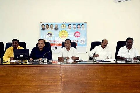 ಚಿಕ್ಕಮಗಳೂರು ಮೆಸ್ಕಾಂ ಸಭಾಂಗಣದಲ್ಲಿ ಚಿಕ್ಕಮಗಳೂರು, ಮೂಡಿಗೆರೆ ಹಾಗೂ ಕಳಸ ತಾಲ್ಲೂಕುಗಳು ಗ್ಯಾರಂಟಿ ಅನುಷ್ಠಾನ ಸಮಿತಿಯ ಸದಸ್ಯರು ಮತ್ತು ಮೆಸ್ಕಾಂ ಅಧಿಕಾರಿಗಳು ಹಾಗೂ ಮೀಟರ್ ರೀಡರ್‌ಗಳ ಕಾರ್ಯಾಗಾರ ಗ್ಯಾರಂಟಿ ಪ್ರಾಧಿಕಾರದ ಅಧ್ಯಕ್ಷ ಎಂ.ಸಿ.ಶಿವಾನಂದ ಸ್ವಾಮಿ ಅಧ್ಯಕ್ಷತೆಯಲ್ಲಿ ನಡೆಯಿತು.