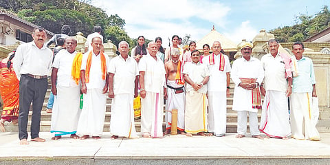  ಪೆರಾಜೆ ಶ್ರೀ ಶಾಸ್ತಾವು ದೇವಸ್ಥಾನದಿಂದ ಸಂಪ್ರದಾಯದಂತೆ ಶ್ರೀ ಗಣೇಶ ಚತುರ್ಥಿಯ ಶುಭ ಸಂದರ್ಭದಲ್ಲಿ ಭಾಗಮಂಡಲ ಮತ್ತು ತಲಕಾವೇರಿ ಕ್ಷೇತ್ರಕ್ಕೆ ಕದಿರು, ಅಕ್ಕಿ, ತೆಂಗಿನಕಾಯಿ, ಹಣ್ಣು-ಹಂಪಲು ಹಾಗೂ ದೀಪಕ್ಕೆ ಎಣ್ಣೆಯನ್ನು ಸಮರ್ಪಿಸಲಾಯಿತು.