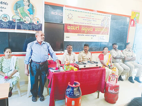  ಸರ್ಕಾರಿ ಹಿರಿಯ ಪ್ರಾಥಮಿಕ Food ಶಾಲೆಯಲ್ಲಿ ತರಬೇತಿ ಕಾರ್ಯಾಗಾರ