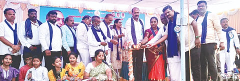 ಹಗರಿಬೊಮ್ಮನಹಳ್ಳಿಯಲ್ಲಿ ಅಂಬೇಡ್ಕರ್ ಹಾಗೂ ಬಾಬೂಜಿ ಜಯಂತ್ಯುತ್ಸವವನ್ನು ಶಾಸಕ ಕೆ.ನೇಮಿರಾಜ್ ನಾಯ್ಕ ಉದ್ಘಾಟಿಸಿದರು. 