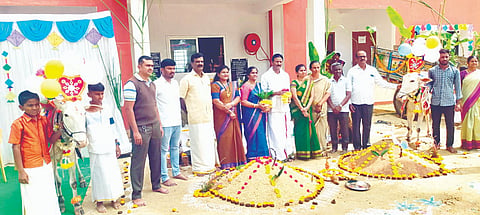 ಮದ್ದೂರು ತಾಲೂಕಿನ ಬೆಸಗರಹಳ್ಳಿ ಗ್ರಾಮದ ಮಾನಸ ವಿದ್ಯಾಸಂಸ್ಥೆಯಲ್ಲಿ ಹಮ್ಮಿಕೊಂಡಿದ್ದ ಸುಗ್ಗಿ ಹಬ್ಬ ಸಂಕ್ರಾಂತಿ ಸಂಭ್ರಮ ಹಾಗೂ ಸಾಂಸ್ಕೃತಿಕ ಕಾರ್ಯಕ್ರಮಕ್ಕೆ ಸಂಸ್ಥೆ ಅಧ್ಯಕ್ಷ ವಿ.ಕೆ.ಜಗದೀಶ್ ಚಾಲನೆ ನೀಡಿದರು. ಮಂಜುಳಾ ಜಗದೀಶ್, ನಾಗರಾಜು, ಪಿ.ಸಿ.ಪ್ರವೀಣ್‌ಕುಮಾರ್, ಮಮತಾ, ಬಿ.ಎಂ.ಬಸವರಾಜು, ಪಲ್ಲವಿ, ರಮೇಶ್, ಕಲಾವತಿ ಇದ್ದರು.