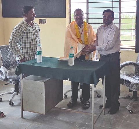 ವಿಜಯಪುರ ಜಿಲ್ಲೆಯ ಬಸವನಬಾಗೇವಾಡಿ ತಾಲೂಕಿನ ಮನಗೂಳಿ ಪಟ್ಟಣದಲ್ಲಿರುವ ಗುರು ಬಾಬಾಸಾಹೇಬ ಅಜರೇಕರ ಹರಿಮಂದಿರದಲ್ಲಿ ಅಧಿಕ ಮಾಸ ನಿಮಿತ್ತ ಶುಕ್ರವಾರ ದಿವಸ ಶ್ರೀ ಸಂತ ಜ್ಞಾನೇಶ್ವರ ಮಹಾರಾಜರ ಪಾರಾಯಣ, ಸಂತರ ಭಕ್ತಿ ಭಜನೆ ಕಾರ್ಯಕ್ರಮ ನಡೆಯಿತು.