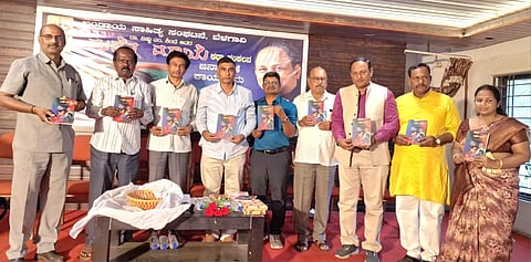 ಬೆಳಗಾವಿಯಲ್ಲಿ ಶನಿವಾರ ಜರುಗಿದ ಸಮಾರಂಭದಲಲಿ ವಿಷ್ಣು ಶಿಂದೆ ರಚನೆಯ ಮಣ್ಣಿನ ಮಾಯೆ ಕೃತಿಯನ್ನು ಸತ್ಯಾನಂದ ಪಾತ್ರೋಟ ಬಿಡುಗಡೆಗೊಳಿಸಿದರು. ಲಿಂಗರಾಜ ಸೊಟ್ಟಪ್ಪನವರ, ಸದಾಶಿವ ದೇಶಿಂಗೆ, ಯಪ್ಪಲ್ಲ ಹಿಮ್ಮಡಿ, ಡಾ.ರಾಮಕೃಷ್ಣ ಮರಾಠೆ ಇತರರಿದ್ದರು.  ---