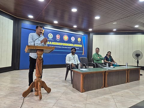 ಬೆಳದಿಂಗಳ ಚಿಂತನ ಉಪನ್ಯಾಸ ಮಾಲಿಕೆ-3ರಲ್ಲಿ ದಯಾನಂದ ಡಿ.ಕಿದಿಯೂರು ಮಾತನಾಡಿದರು. ಪ್ರಮುಖರಾದ ಡಾ.ಕೆ.ಉಮೇಶ ಶೆಟ್ಟಿ, ಡಾ.ಚೇತನ ಶೆಟ್ಟಿ ಕೋವಾಡಿ, ರಶ್ಮಿತಾ ಶೆಟ್ಟಿ, ಪ್ರವೀಣಾ ಎಂ.ಪೂಜಾರಿ ಮೊದಲಾದವರಿದ್ದರು.