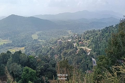  ಮಡಿಕೇರಿಯಲ್ಲಿ ಶುಭ್ರವಾದ ಆಕಾಶ ಕಂಡು ಬಂತು