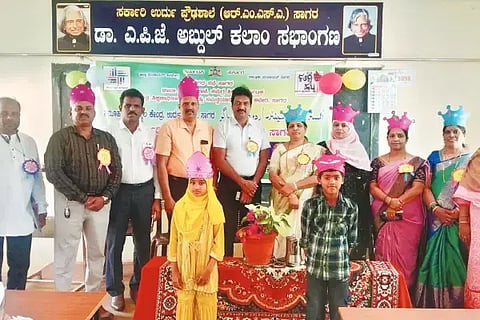 ಸಾಗರದ ಆರ್‌ಎಂಎಸ್ ಸರ್ಕಾರಿ ಉರ್ದು ಪ್ರೌಢಶಾಲೆಯಲ್ಲಿ ನಡೆದ ಮಕ್ಕಳ ಕಲಿಕಾ ಹಬ್ಬದಲ್ಲಿ ಡಾ. ಅನ್ನಪೂರ್ಣಾ, ಭೂಮೇಶ್, ದತ್ತಾತ್ರೇಯ ಭಟ್, ರಮೇಶ್ ಇತರರಿದ್ದರು.