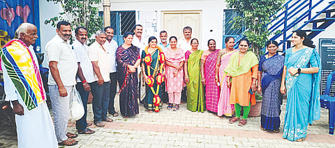  ಶ್ರವಣಬೆಳಗೊಳ ಹೋಬಳಿ ಬೆಕ್ಕ ಗ್ರಾಮ ಪಂಚಾಯಿತಿಗೆ ನೂತನವಾಗಿ ಆಯ್ಕೆಯಾದ ಅಧ್ಯಕ್ಷ ಹಾಗೂ ಉಪಾಧ್ಯಕ್ಷರನ್ನು ಅಭಿನಂದಿಸಲಾಯಿತು. ಮಾಜಿ ಅಧ್ಯಕ್ಷ ಲಾವಣ್ಣ, ಲತಾ ತಮ್ಮಯ್ಯ, ಜಯರಾಮ್, ರಂಗೇಗೌಡ ಮುಂತಾದವರು ಇದ್ದರು