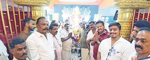 ಚೆನ್ನರಾಯಪಟ್ಟಣದ ಪ್ರಸನ್ನ ಗಣಪತಿ ಆಸ್ಥಾನ ಮಂಟಪದಲ್ಲಿ ಆಯೋಜಿಸಿದ್ದ ಗಣಪತಿ ಪ್ರತಿಷ್ಠಾಪನ ಕಾರ್ಯಕ್ರಮದಲ್ಲಿ ಗಣ್ಯರು ಪಾಲ್ಗೊಂಡಿದ್ದರು. ಸಿ.ಎನ್.ಬಾಲಕೃಷ್ಣ, ಲೋಕೇಶ್, ಜೈದೀಪ್ ಬಾಲಕೃಷ್ಣ, ಸತೀಶ್, ನಂಜುಂಡ ಮೈಮ್, ಚ.ನಾ.ಅಶೋಕ್ ಇತರರಿದ್ದರು.