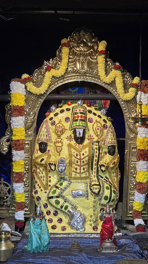 ಪಟ್ಟಣದ ಶ್ರೀ ಲಕ್ಷ್ಮೀನಾರಾಯಣ ಸ್ವಾಮಿಗೆ ಗುರುವಾರ ಮಕರ ಸಂಕ್ರಾಂತಿ ಪ್ರಯುಕ್ತ ಬೆಣ್ಣೆ ಅಲಂಕಾರ ಮಾಡಿ ವಿಶೇಷ ಪೂಜೆ ಸಲ್ಲಿಸಲಾಯಿತು. 