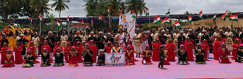ಮಾಗಡಿಯ ಕೆಂಪೇಗೌಡ ಕೋಟೆ ಮೈದಾನದಲ್ಲಿ ಹಮ್ಮಿಕೊಂಡಿದ್ದ ಸ್ವಾತಂತ್ರ್ಯ ದಿನದಲ್ಲಿ ಮಕ್ಕಳು ಸಾಂಸ್ಕೃತಿಕ ಕಾರ್ಯಕ್ರಮ ನಡೆಸಿಕೊಟ್ಟರು. 