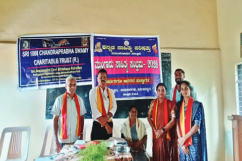 ಎನ್.ಆರ್.ಪುರದಲ್ಲಿ ಆಯೋಜಿಸಿದ್ದ ಮುಂಗಾರು ಸಾಹಿತ್ಯ ಸಂಭ್ರಮ ಕಾರ್ಯಕ್ರಮದಲ್ಲಿ  ವೈ.ಎಂ.ಲಲಿತಾ ಅವರನ್ನು ಸನ್ಮಾನಿಸಲಾಯಿತು.