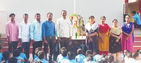 ಸಿರಿಗೇರಿಯ ಬಜಾರ್ ಸರ್ಕಾರಿ ಹಿರಿಯ ಪ್ರಾಥಮಿಕ ಶಾಲೆಯಲ್ಲಿ ಸಂತ ಸೇವಾಲಾಲ್ ಜಯಂತಿ ಆಚರಿಸಲಾಯಿತು.
