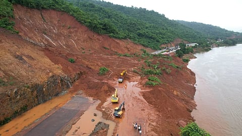 ಶಿರೂರು ಗುಡ್ಡ ಕುಸಿತದ ದೃಶ್ಯ 