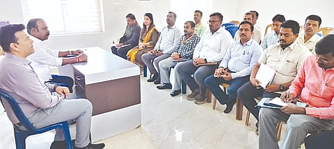 ಸಭೆಯಲ್ಲಿ ಶಾಸಕ ಕೆ.ಎಂ.ಉದಯ್ ಮಾತನಾಡಿದರು. ಪರಶುರಾಮ್‌ಸತ್ತಿಗೇರಿ, ರಾಧಿಕಾ, ದೇವಾನಂದ್ ಇದ್ದರು.