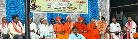ಮುಂಡರಗಿ ತಾಲೂಕಿನ ಕಲಕೇರಿ ಗ್ರಾಮದಲ್ಲಿ (sharana) ಜಂಗಮಾಭಿವೃದ್ಧಿ ಟ್ರಸ್ಟ್‌ನಿಂದ ಜಗದ್ಗುರು ರೇಣುಕಾಚಾರ್ಯರ ಜಯಂತಿ ಆಚರಿಸಲಾಯಿತು. ಶ್ರೀ ಮುದುಕೇಶ್ವರ ಶಿವಾಚಾರ್ಯರು, ಎಸ್.ಎಸ್. ಪಾಟೀಲ, ಚನ್ನವೀರಯ್ಯ ಸಾಲಿಮಠ, ವಿ.ಜೆ.ಹಿರೇಮಠ, ಇತರರಿದ್ದರು.