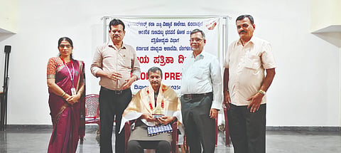  ಕುಂದಾಪುರ ಭಂಡಾರ್ಕಾರ್ಸ್ ಕಾಲೇಜಿನಲ್ಲಿ ನಡೆದ ರಾಷ್ಟ್ರೀಯ ಪತ್ರಿಕಾ ದಿನಾಚರಣೆ ಕಾರ್ಯಕ್ರಮದಲ್ಲಿ ಸುಬ್ರಹ್ಮಣ್ಯ ಭಟ್ ಅವರನ್ನು ಸನ್ಮಾನಿಸಲಾಯಿತು. 