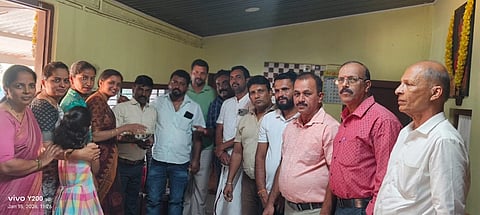  ಕುಂದಾಪುರ ವಿಧಾನಸಭಾ ಕ್ಷೇತ್ರದ ಬಿಜೆಪಿ ಮಹಿಳಾ ಮೋರ್ಚಾದ ವತಿಯಿಂದ ಮಕರ ಸಂಕ್ರಾಂತಿಯ ಉತ್ಸವವನ್ನು ಕುಂಭಾಶಿ ಗ್ರಾಮದ ಶ್ವೇತಾ ಶ್ರೀನಿಧಿ ಉಪಾಧ್ಯಾಯರ ನಿವಾಸದಲ್ಲಿ ಆಚರಿಸಲಾಯಿತು.