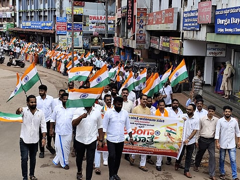  ಕಿನ್ನಿಗೋಳಿ ಪಟ್ಟಣ ಪಂಚಾಯಿತಿಯಿಂದ ಕಿನ್ನಿಗೋಳಿ ಸುಖಾನಂದ ಶೆಟ್ಟಿ ಸರ್ಕಲ್ ತನಕ ತಿರಂಗಾ ಯಾತ್ರೆ ನಡೆಯಿತು. ಪ್ರಮುಖರಾದ ಪುಣ್ಯಪಾಲ್, ಉಮಾನಾಥ ಕೋಟ್ಯಾನ್, ದಿನೇಶ್ ಪುತ್ರನ್ ಮೊದಲಾದವರಿದ್ದರು.  