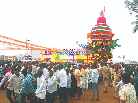 ಶಿವಪುರದಲ್ಲಿ  ಶ್ರೀ ಮಾಕರ್ಂಡೇಶ್ವರ ಸ್ವಾಮಿಯ ರಥೋತ್ಸವ ಸೋಮವಾರ ಸಂಭ್ರಮದಿಂದ ಜರುಗಿತು.