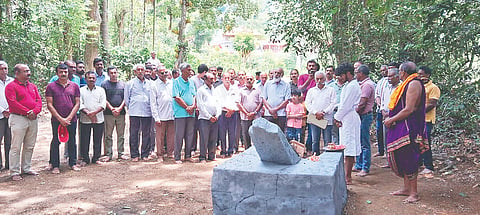 ಎರಡು ವರ್ಷಗಳಿಗೊಮ್ಮೆ ನಡೆಯುವ ಮೂರು ಗ್ರಾಮಗಳ ಗ್ರಾಮ ದೇವತೆ ಶ್ರೀ ಭದ್ರಕಾಳಿಯ ಬೋಡ್ ನಮ್ಮೆ ಊರು ಹಬ್ಬಕ್ಕೆ  ಮೂರು ಊರುಗಳ ದೇವತಕ್ಕರು, ಗ್ರಾಮಸ್ಥರು  ವಿಶೇಷ  ಪ್ರಾರ್ಥನೆ ಸಲ್ಲಿಸಿದರು. 