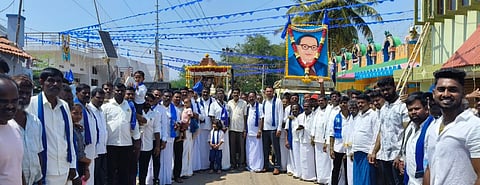 ಯಳಂದೂರು ತಾಲೂಕಿನ ಕೆಸ್ತೂರು ಗ್ರಾಮದಲ್ಲಿ ಅಂಬೇಡ್ಕರ್ ಭಾವಚಿತ್ರವನ್ನು ಮೆರವಣಿಗೆ ಮಾಡಲಾಯಿತು.