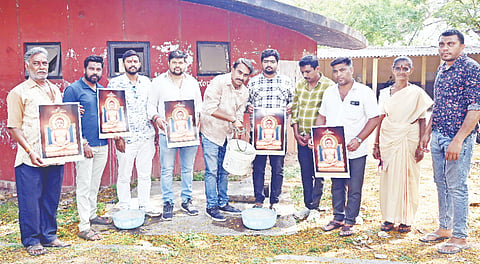  ಮಹಾವೀರ ಜಯಂತಿ ಅಂಗವಾಗಿ ಕೆಎಂಪಿಕೆ ಟ್ರಸ್ಟ್‌ನಿಂದ ನಗರದ ಹಳೇ ಡಿಸಿ ಕಚೇರಿ ಮುಂಭಾಗ ಪ್ರಾಣಿ, ಪಕ್ಷಿಗಳಿಗೆ  ನೀರಿನ ತೊಟ್ಟಿ ಅಳವಡಿಸಲಾಯಿತು. ವಿಕ್ರಮ್ ಅಯ್ಯಂಗಾರ್, ಜಿ ರಾಘವೇಂದ್ರ, ಸಂದೇಶ್ ಪವರ್, ಎಸ್.ಎನ್. ರಾಜೇಶ್, ರವಿಚಂದ್ರ, ಸಚಿನ್‌ನಾಯಕ್, ಅಮಿತ್, ರಾಕೇಶ್, ಕೃಷ್ಣಮೂರ್ತಿ, ನಿಂಗಮ್ಮ ಇತರರು ಇದ್ದರು.