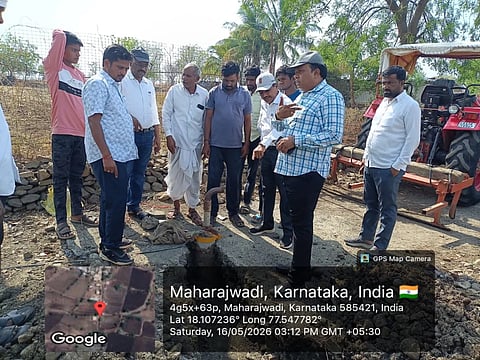 ಔರಾದ್​ ತಾಲೂಕಿನ ಮಹಾರಾಜವಾಡಿಗೆ ತಾಪಂ ಇಒ ಭೇಟಿ ನೀಡಿ ನೀರಿನ ಸಮಸ್ಯೆ ಪರಿಶೀಲಿಸಿದರು.ಎಇಇ ಮಾರುತಿ ರಾಠೋಡ, ತಾಪಂ ಎಡಿ ಶಿವಕುಮಾರ ಘಾಟೆ, ಟಿಸಿ ಆನಂದ ಕಾಳಗಾಪುರೆ, ಅಂಬಾದಾಸ ಪಾಟೀಲ್​ ಇತರರಿದ್ದರು.